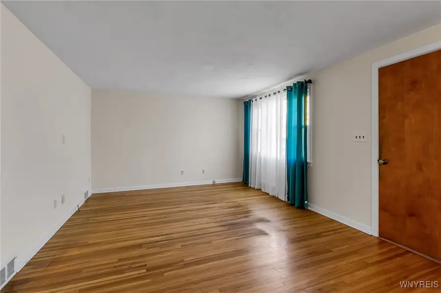 308 Lowell Road, Buffalo, NY 14217 - Image #2