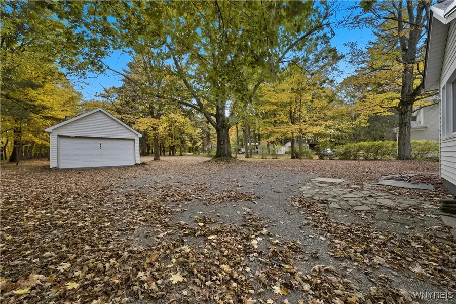 2155 Lakeview Road, Lake View, NY 14085 - Image #2