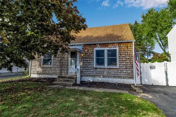 52 Farmingdale Road, Buffalo, NY 14225