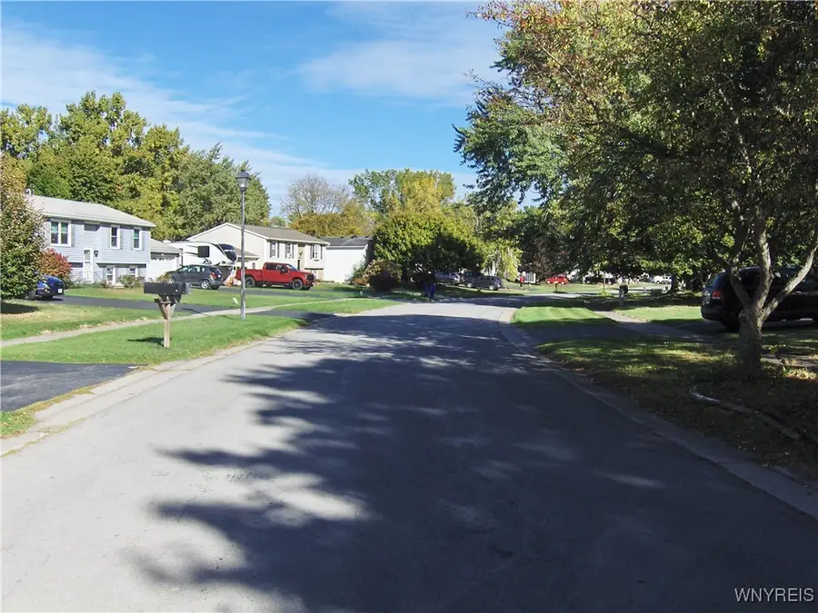 79 Spring Tree Lane, Rochester, NY 14612 - Image #2