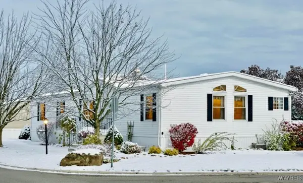 807 Fernwood Drive, Lockport, NY 14094