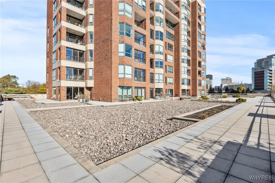 201 Admirals Walk Circle #201, Buffalo, NY 14202 - Image #2