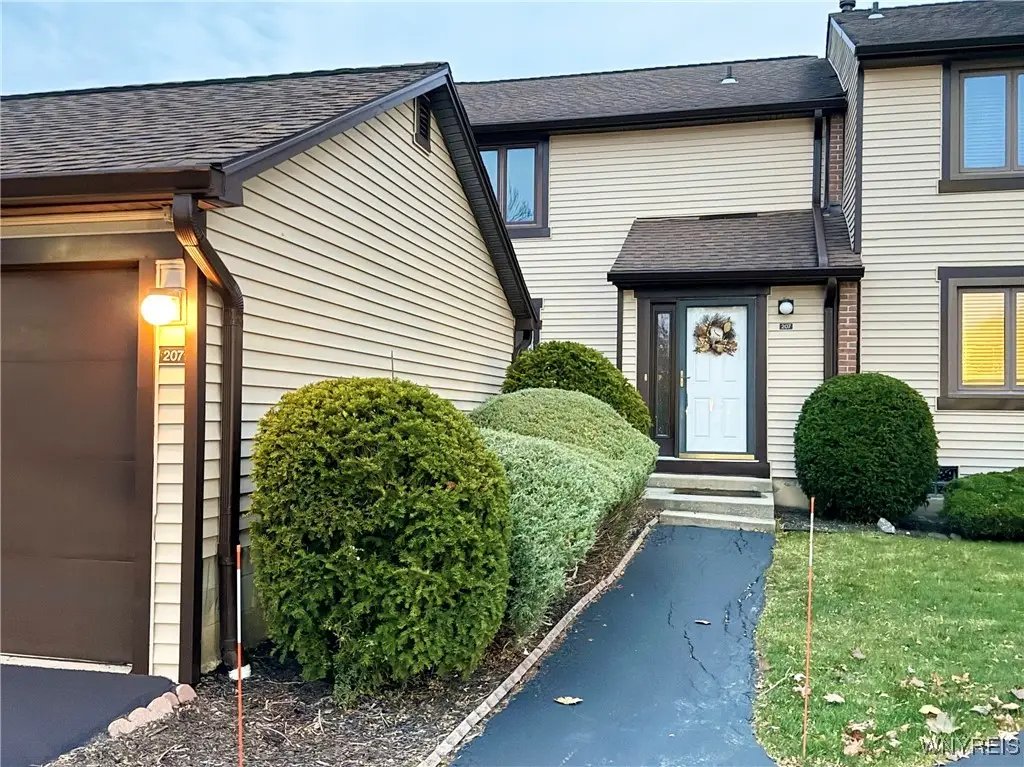 207 Charlesgate Circle, East Amherst, NY 14051 - Image #1