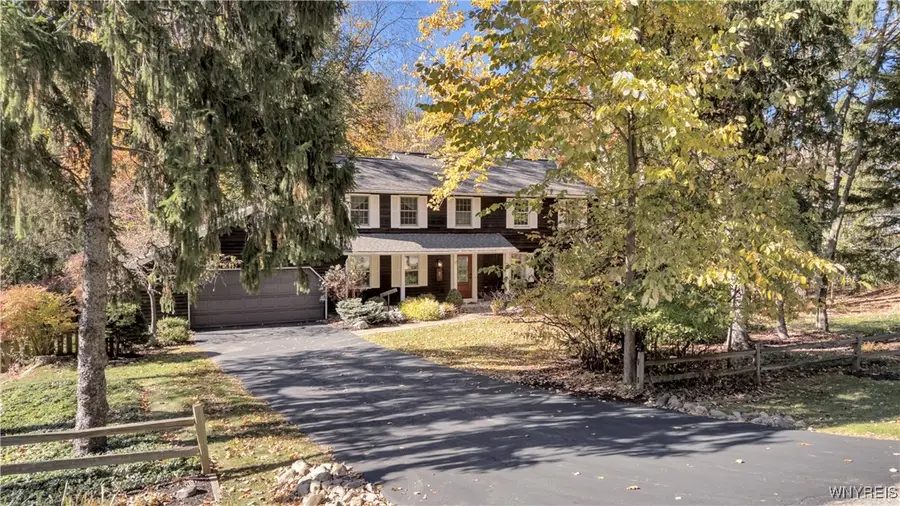 33 Briar Hill Road, Orchard Park, NY 14127 - Image #2