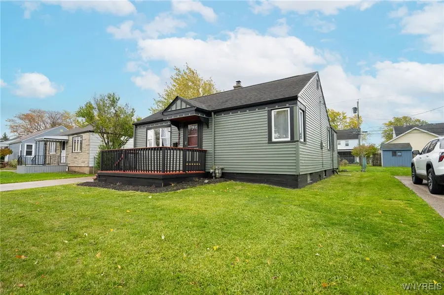 370 W Girard Boulevard, Buffalo, NY 14217 - Image #3