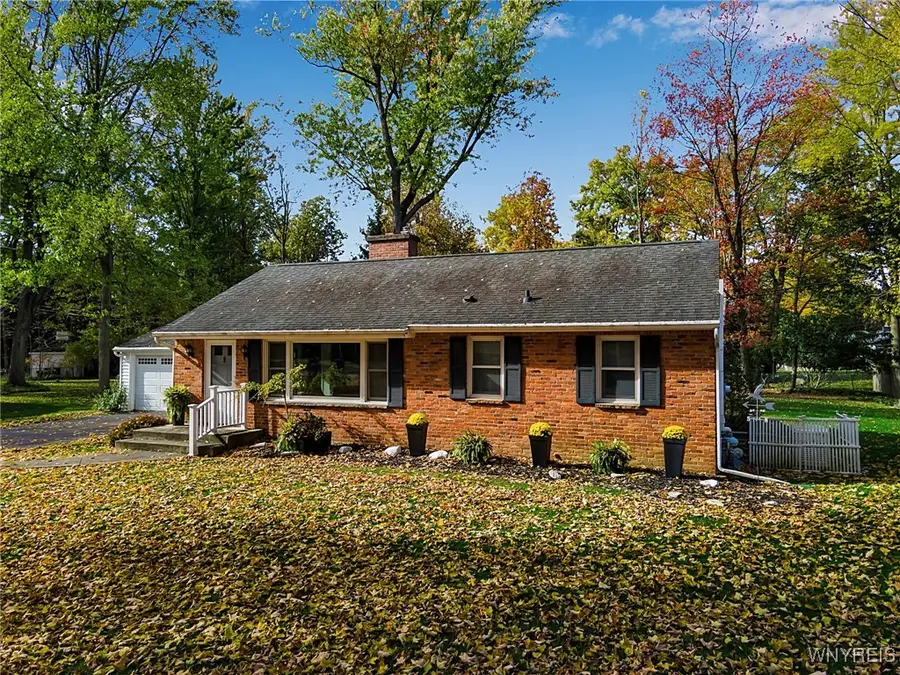 4570 Christian Dr, Clarence, NY 14031 - Image #3