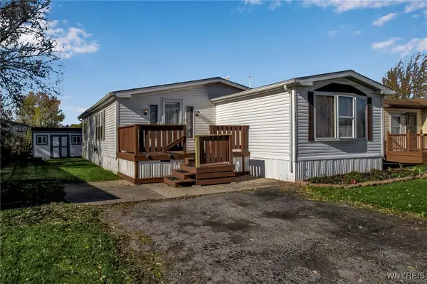 525 Applewood Drive, Lockport, NY 14094