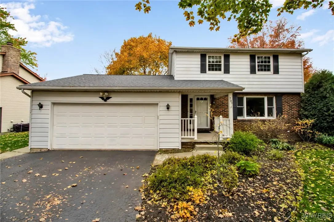 705 Powell Lane, Lewiston, NY 14092 - Image #1