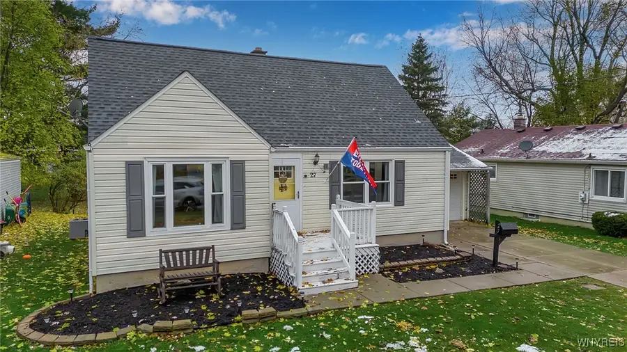 27 S Irwinwood Road, Lancaster, NY 14086 - Image #2