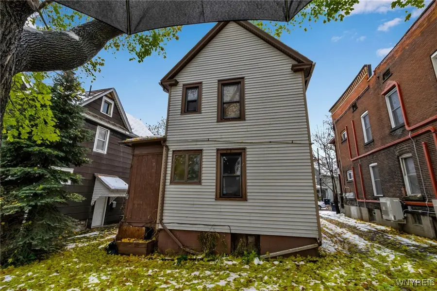 725 Monteagle Street, Niagara Falls, NY 14305 - Image #3