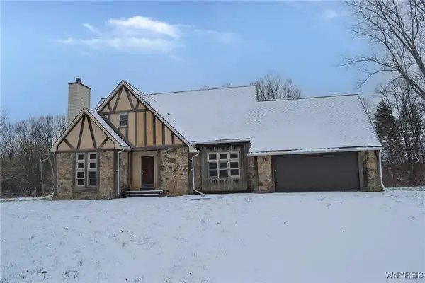 9716 Mountain Road, Middleport, NY 14105