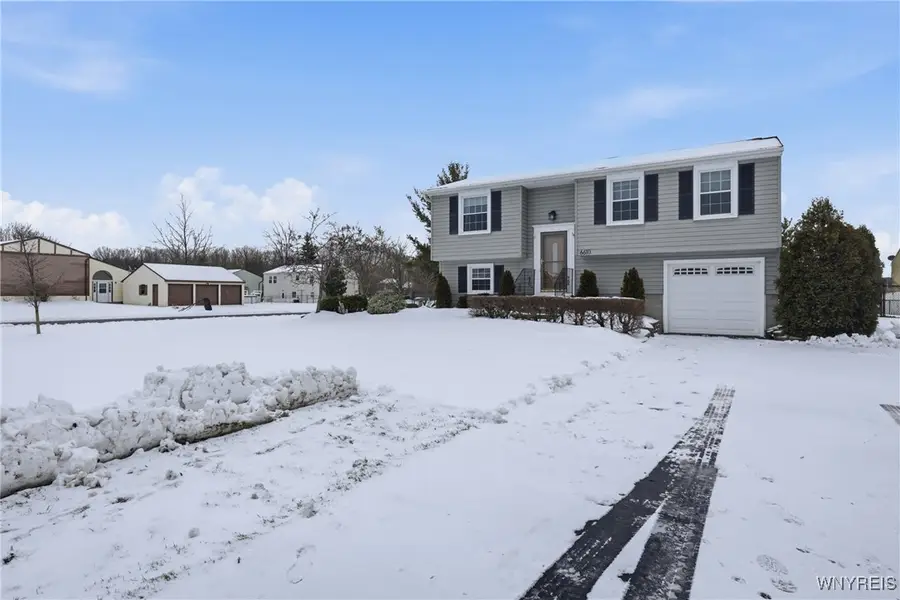 6610 Parkwood Drive, Lockport, NY 14094 - Image #2