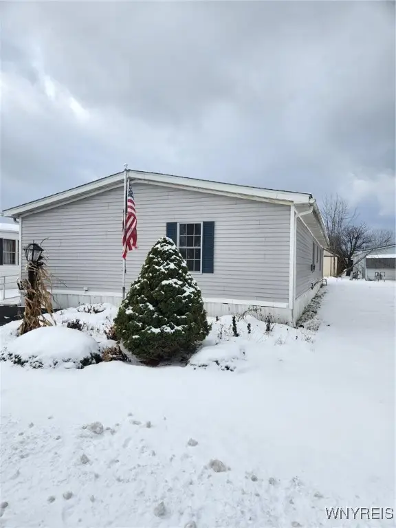 352 Applewood Drive, Lockport, NY 14094 - Image #2