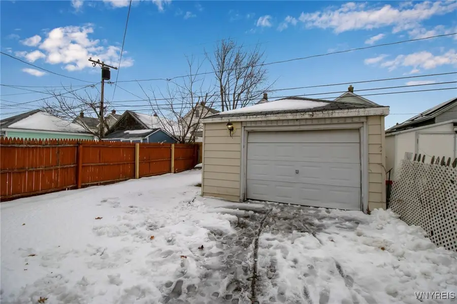 281 W Hazeltine Avenue, Buffalo, NY 14217 - Image #3