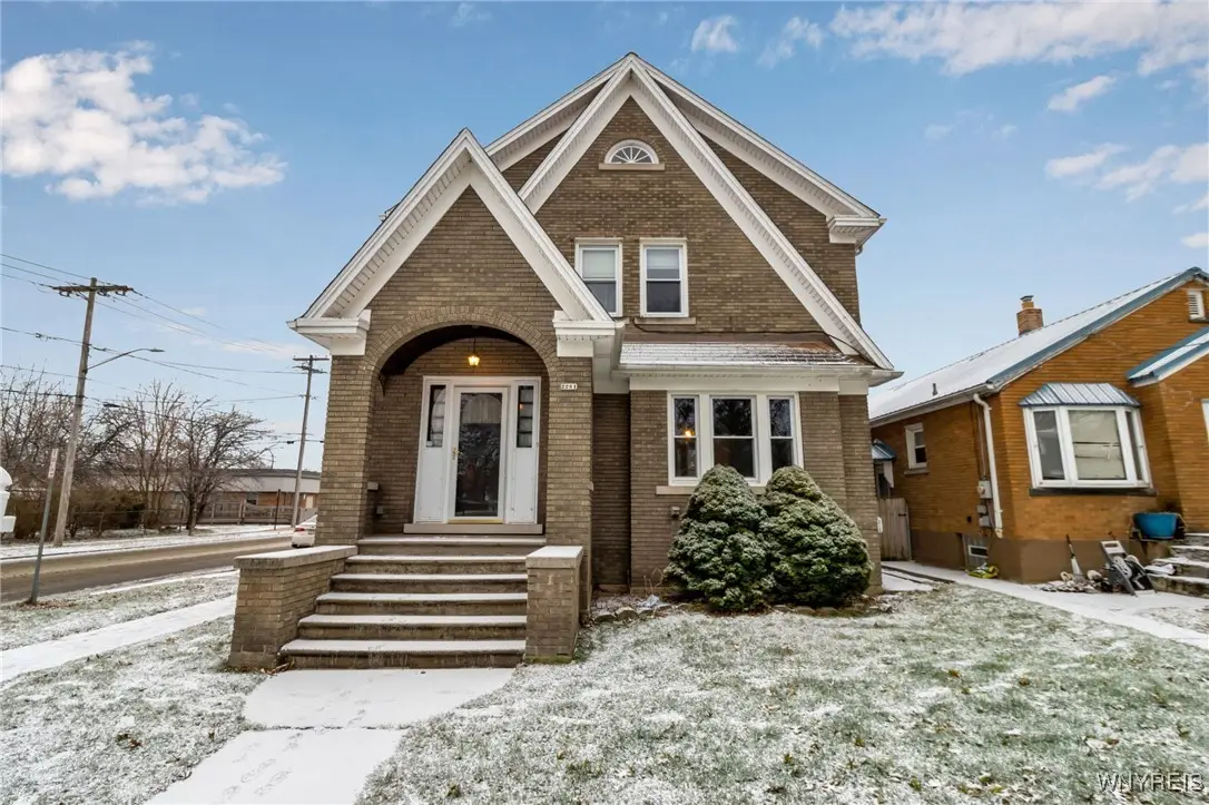 2261 Grand Ave Avenue, Niagara Falls, NY 14301 - Image #1