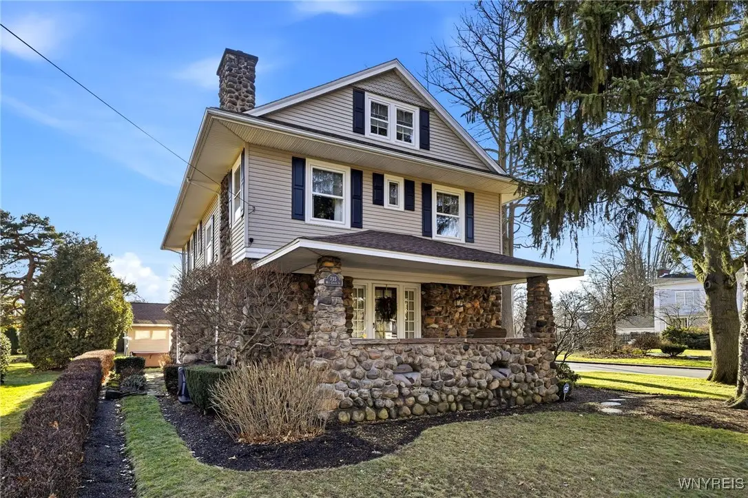 735 W Center Street, Medina, NY 14103 - Image #1