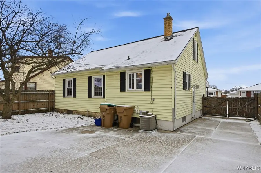 23 Edmund Street, Buffalo, NY 14227 - Image #2