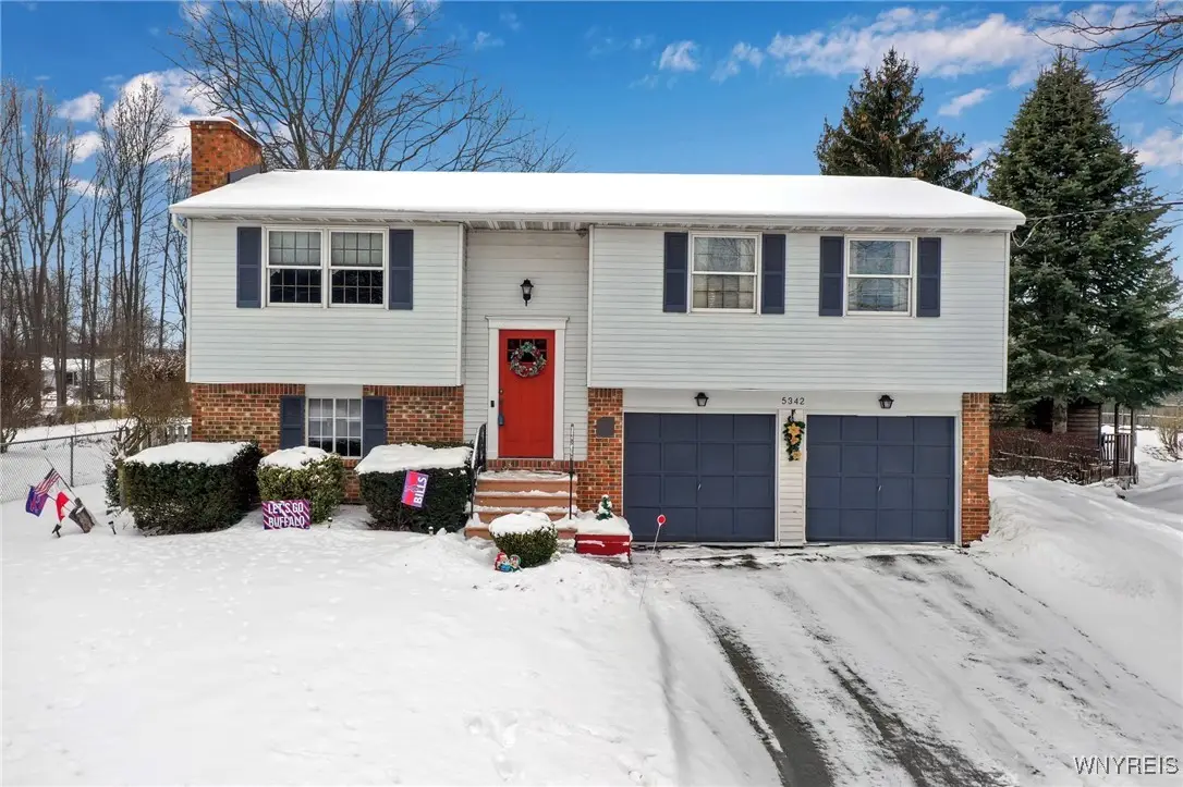 5342 Ernest Road, Lockport, NY 14094 - Image #1