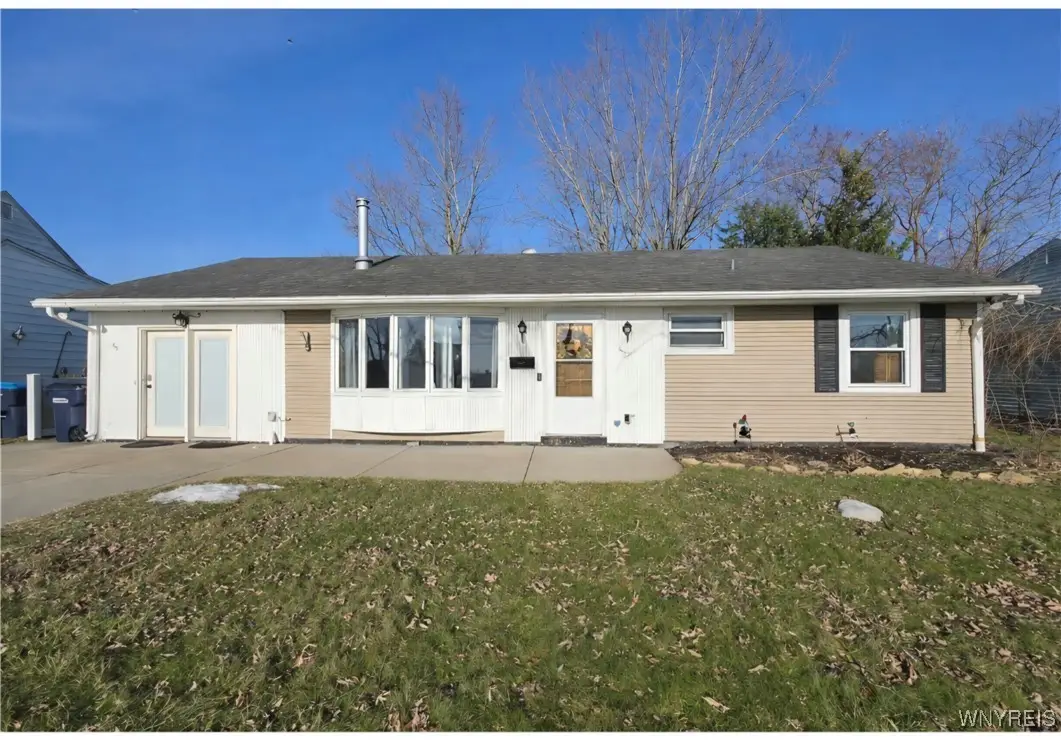 65 Crescent Road, Grand Island, NY 14072 - Image #1