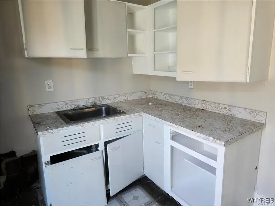 274 Washburn Street, Lockport, NY 14094 - Image #3