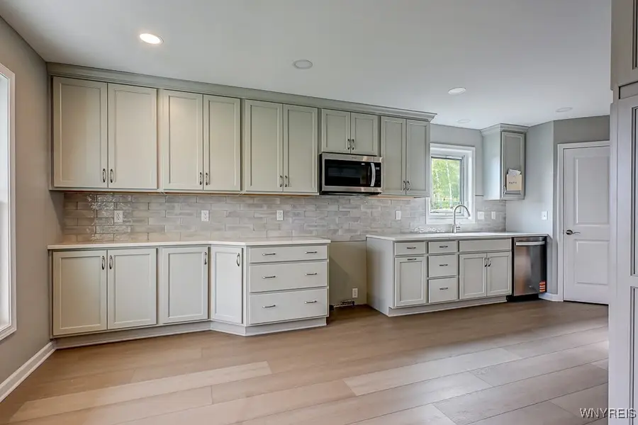 6685 Curtis Court, Lockport, NY 14094 - Image #2