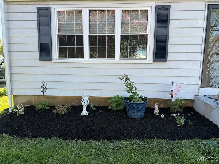 5706 Apollo Drive, Lake View, NY 14085 - Image #3