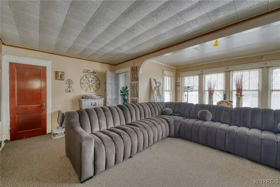 82 Montclair Avenue, Buffalo, NY 14215 - Image #2