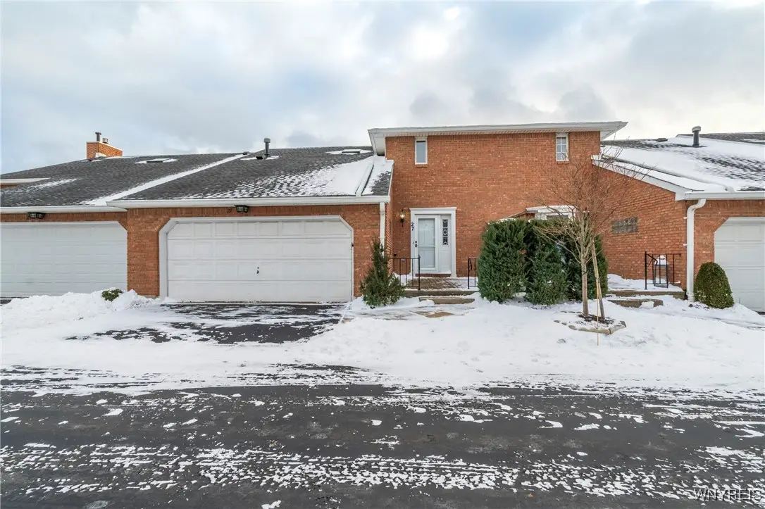 27 Wellington Court N, Williamsville, NY 14221 - Image #1