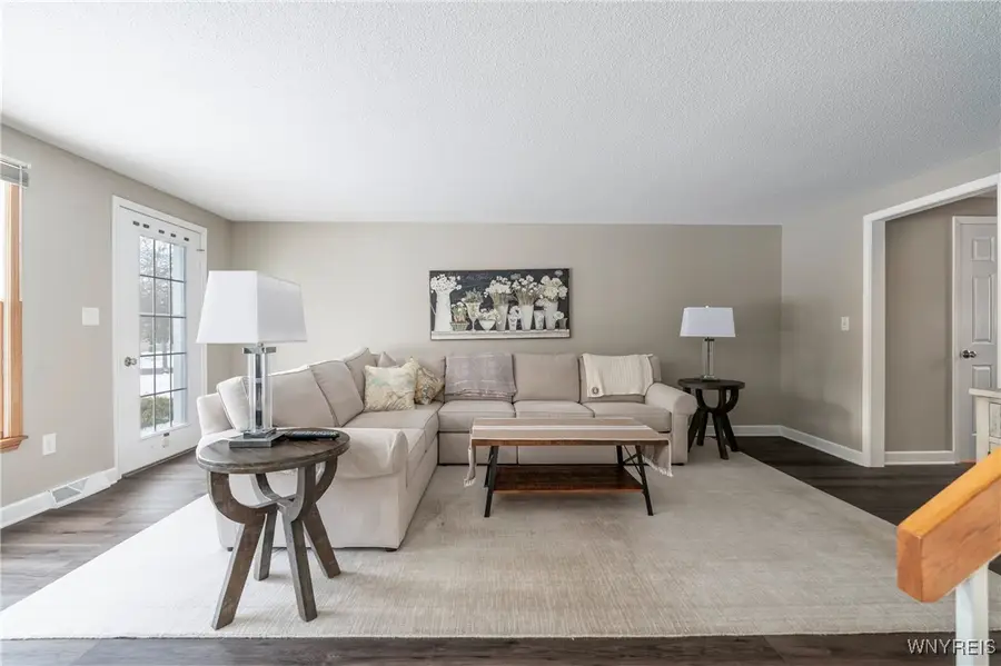 27 Wellington Court N, Williamsville, NY 14221 - Image #3