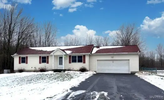 6702 Minnick Road, Lockport, NY 14094 - Image #1