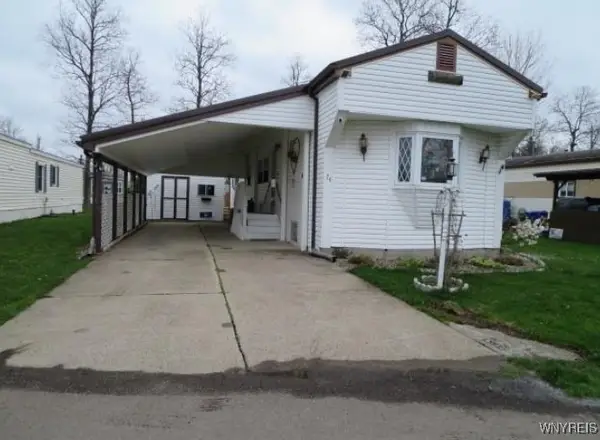 74 Waterview Parkway, Hamburg, NY 14075