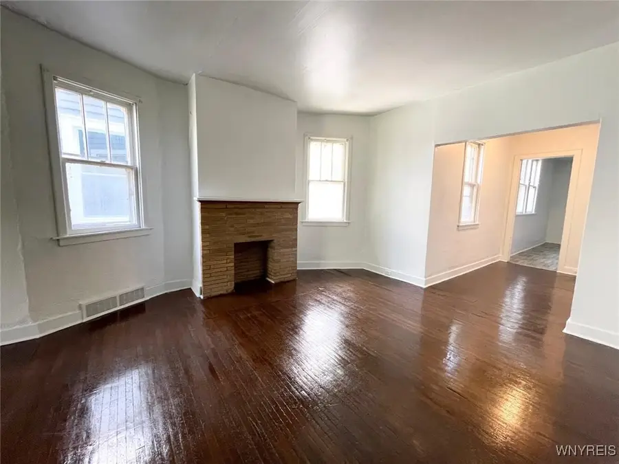 325 Breckenridge Street, Buffalo, NY 14213 - Image #2