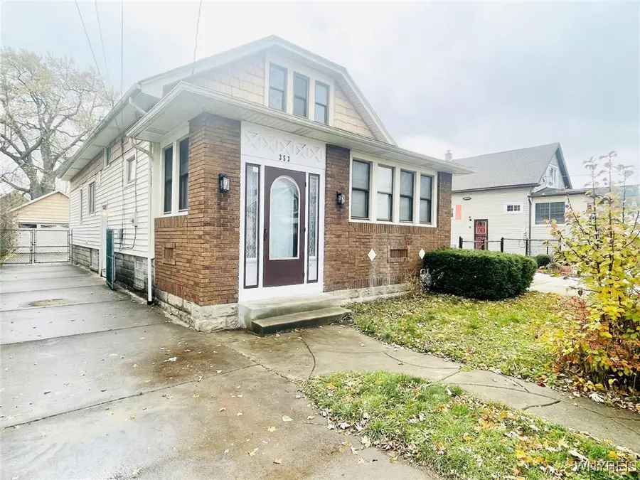 353 Warwick Avenue, Buffalo, NY 14215 - Image #2