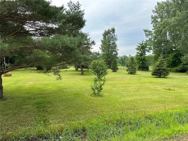 5674 Chestnut Road, Newfane, NY 14108