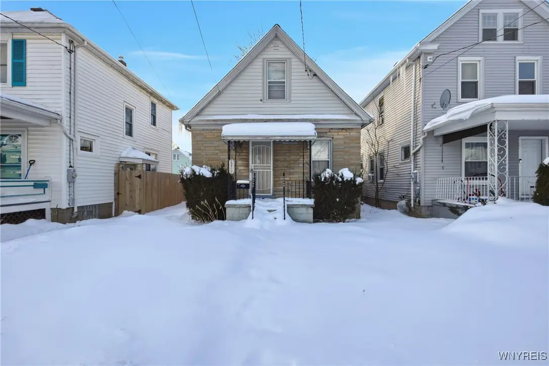 2247 Independence Avenue, Niagara Falls, NY 14301 - Image #1
