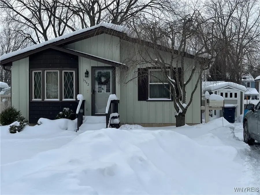 3542 Warner Drive, Grand Island, NY 14072 - Image #2