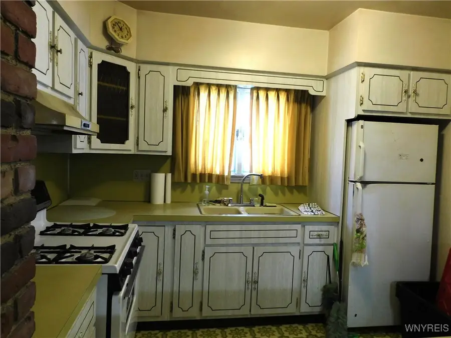118 Remington Pl, Buffalo, NY 14210 - Image #3