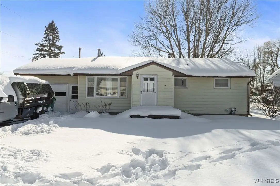 6502 Colonial Drive, Lockport, NY 14094 - #1