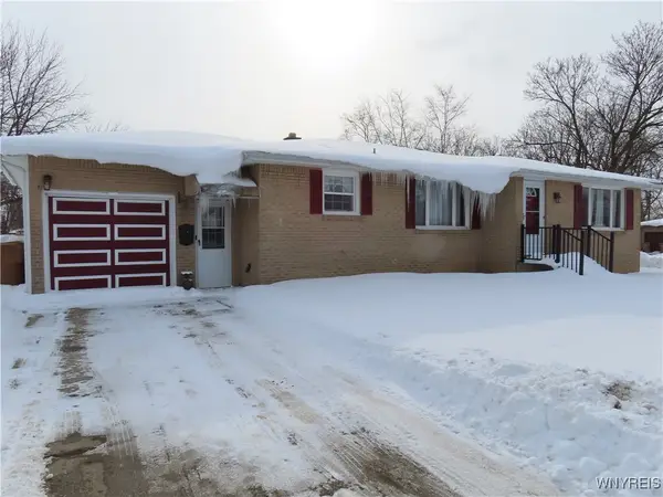 5 Grand Prix Drive, Buffalo, NY 14227