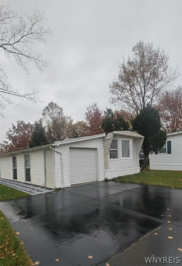 6 Highridge, Hamburg, NY 14075