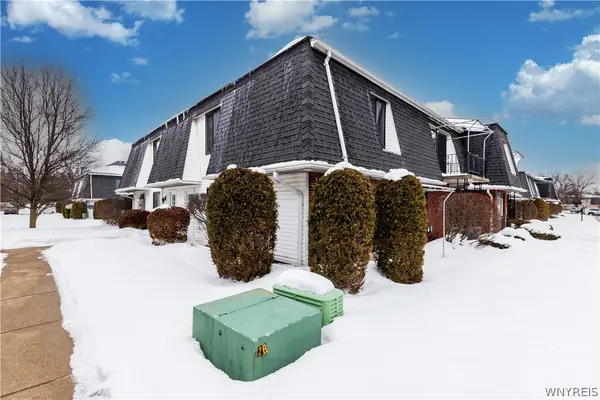 10A Foxberry Drive S, Getzville, NY 14068