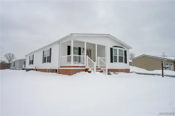 4597 Leytonstone Avenue, Clarence, NY 14031