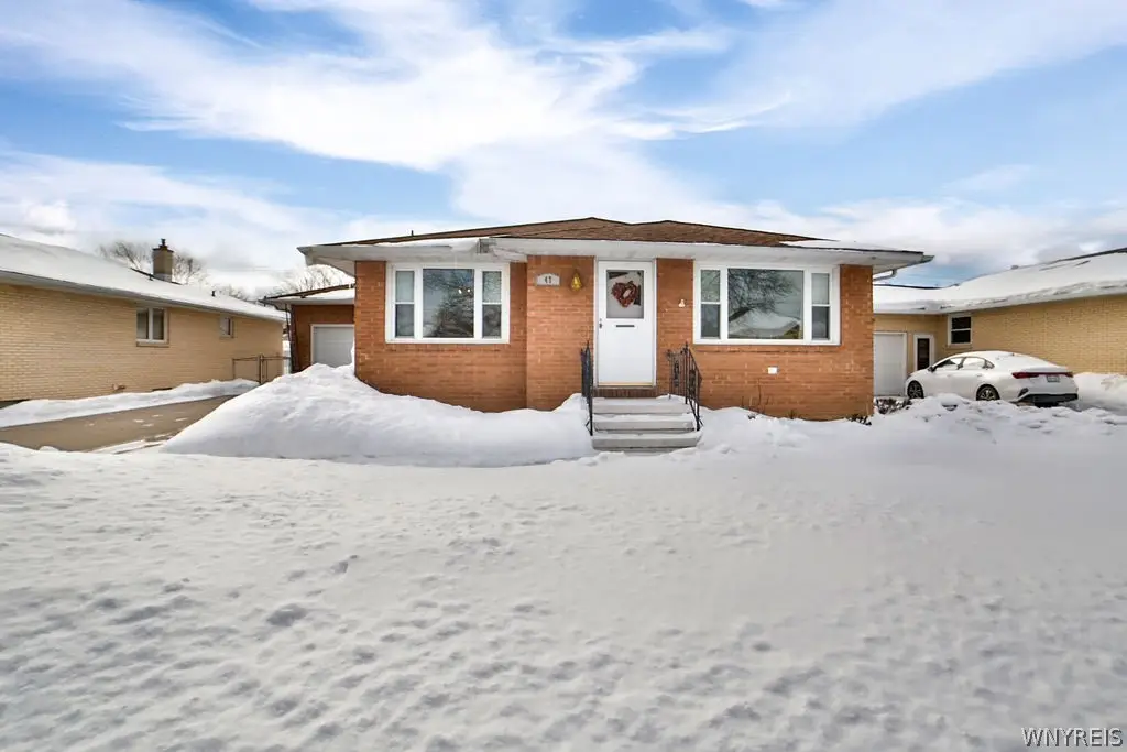 47 Armond Lane, Cheektowaga, NY 14043 - #1