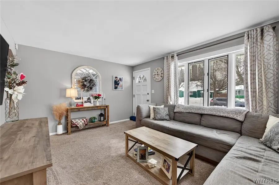 615 69th Street, Niagara Falls, NY 14304 - #3