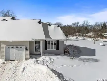 4753 E Highland Parkway, Buffalo, NY 14219 - #2