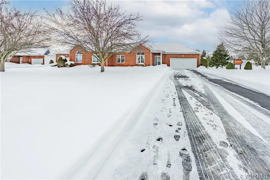 4850 Waterford Place, Lockport, NY 14094 - #3