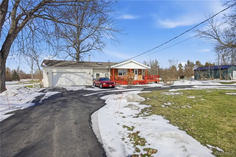 3323 New Road, Ransomville, NY 14131 - #2