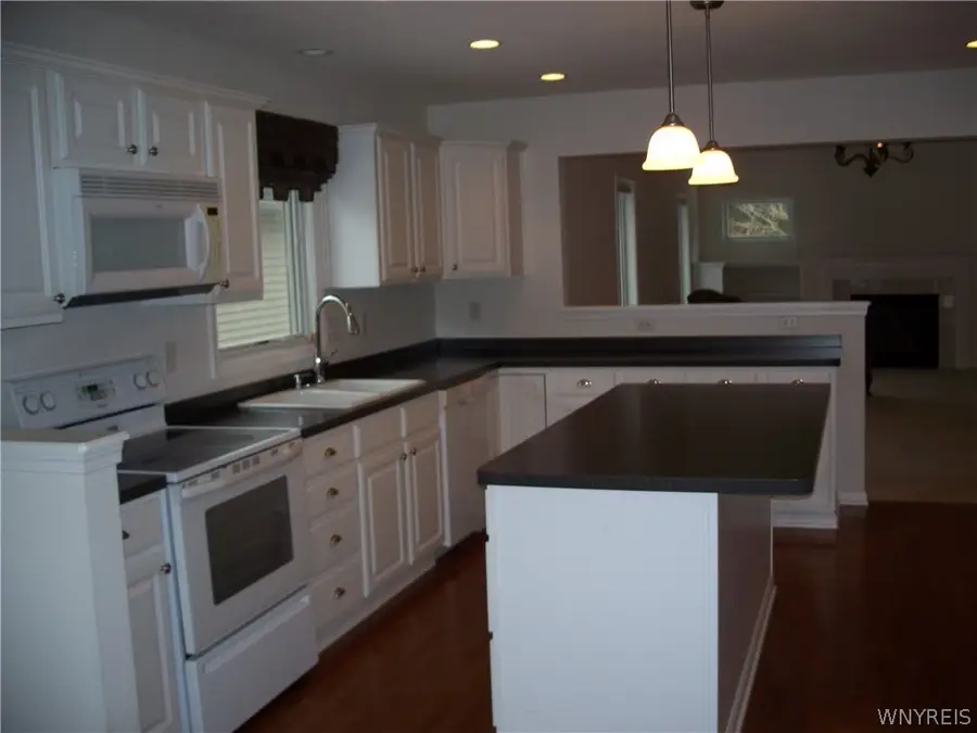 93 Lord Byron Lane, Buffalo, NY 14221 - #2