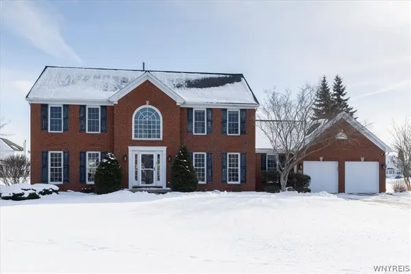 8267 Oakway Lane, Buffalo, NY 14221