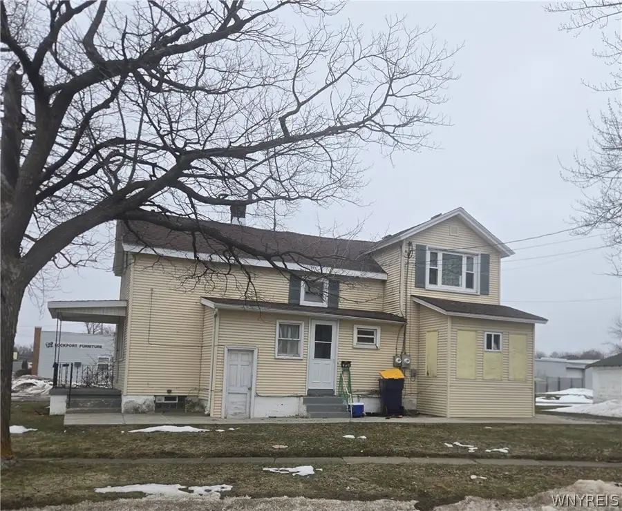 340 Park Avenue, Lockport, NY 14094 - #2